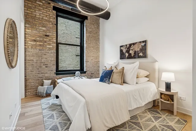 $1,900,000 | 401 North Aberdeen Street, Unit 3N, Chicago, IL 60642