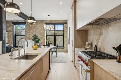 $1,900,000 | 401 North Aberdeen Street, Unit 3N, Chicago, IL 60642