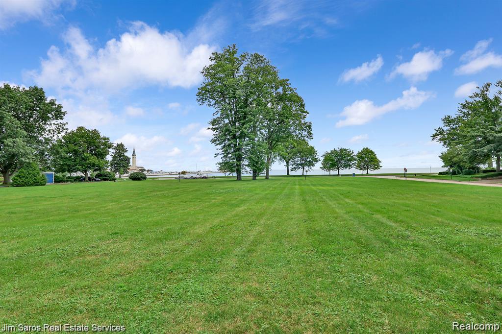 745 Lake Shore Road Grosse Pointe Shores, MI 48236 - Photo 5 of 7