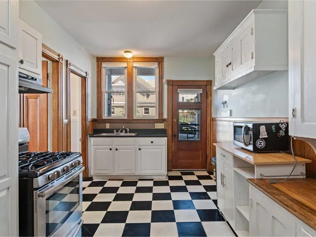 $355,000 | 20 Clarke Street, Unit 1, Burlington, VT 05401