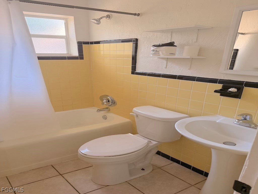1659 Ricardo Avenue Fort Myers, FL 33901 - Photo 6 of 17