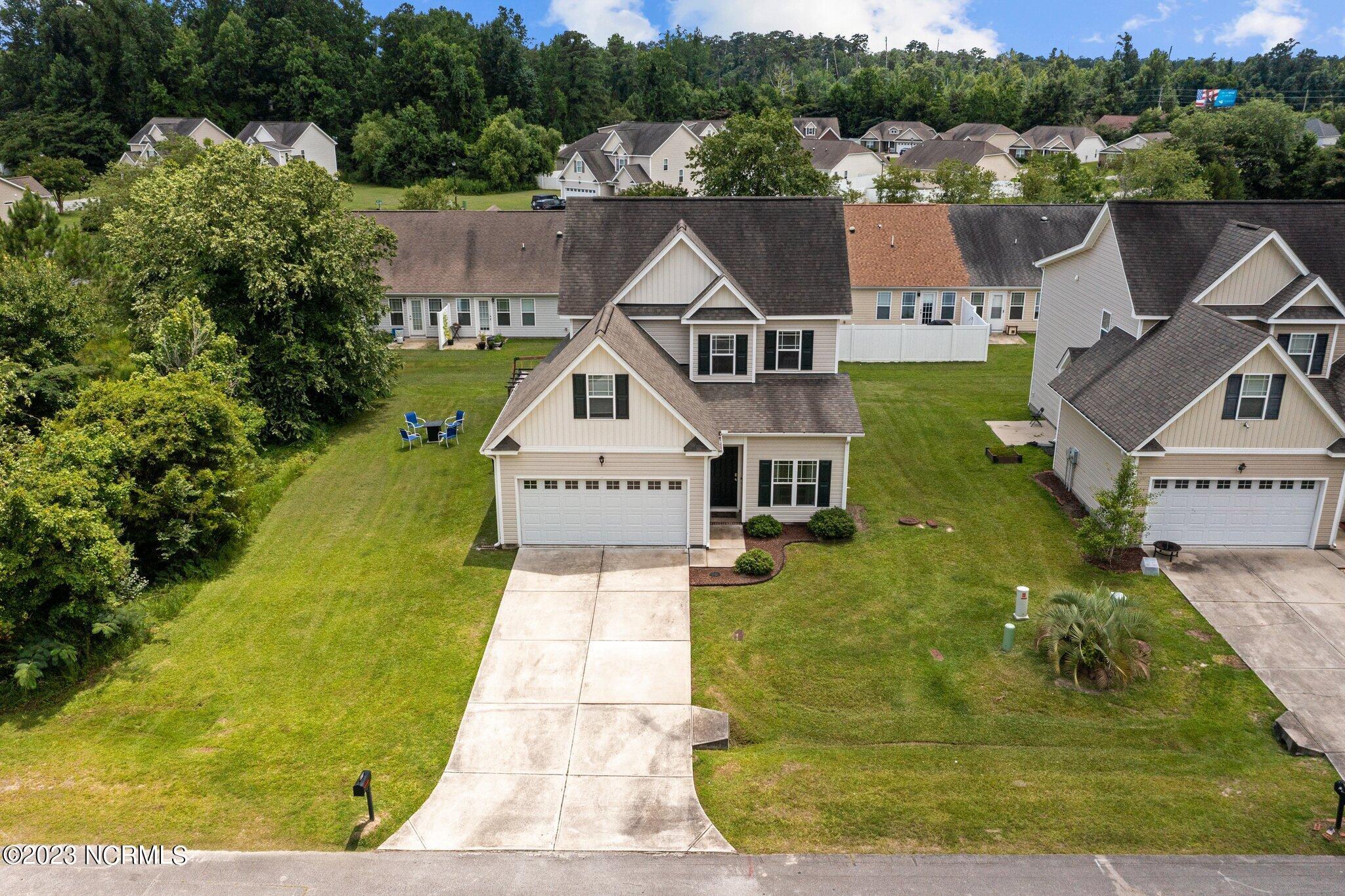 418 Peregrine Ridge Drive New Bern, NC 28560 - Photo 2 of 40 2-web-or-mls-DJI_0928