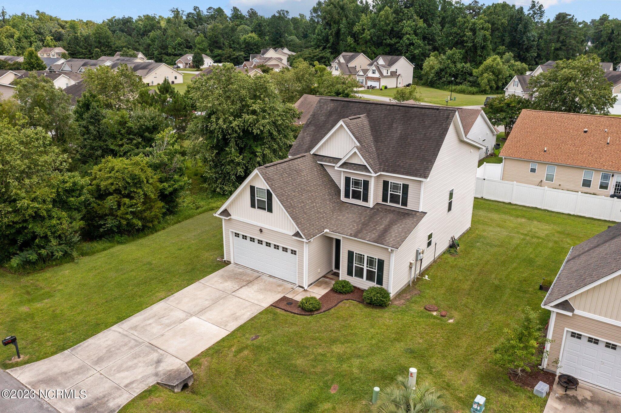 418 Peregrine Ridge Drive New Bern, NC 28560 - Photo 3 of 40 3-web-or-mls-DJI_0929