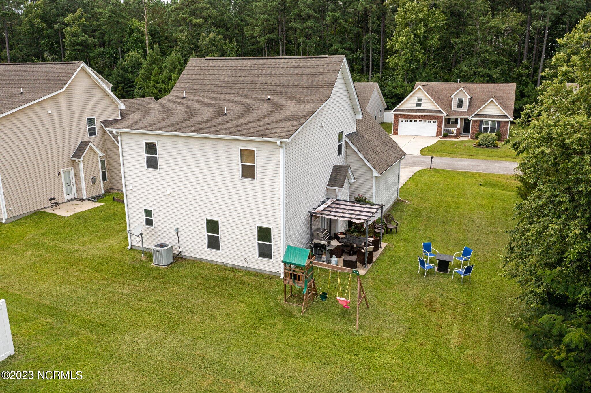 418 Peregrine Ridge Drive New Bern, NC 28560 - Photo 35 of 40 41-web-or-mls-DJI_0931