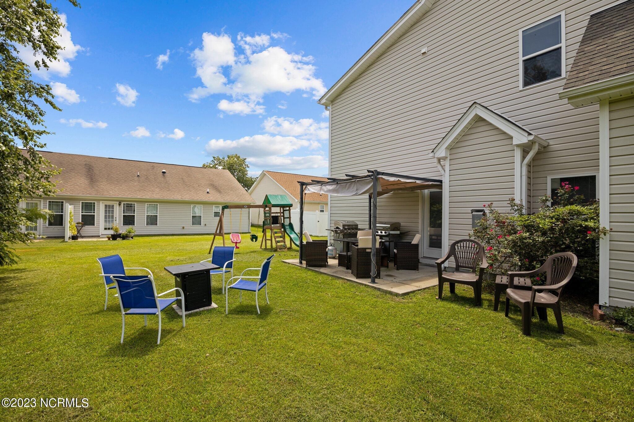 418 Peregrine Ridge Drive New Bern, NC 28560 - Photo 5 of 40 6-web-or-mls-2I3A0003-1