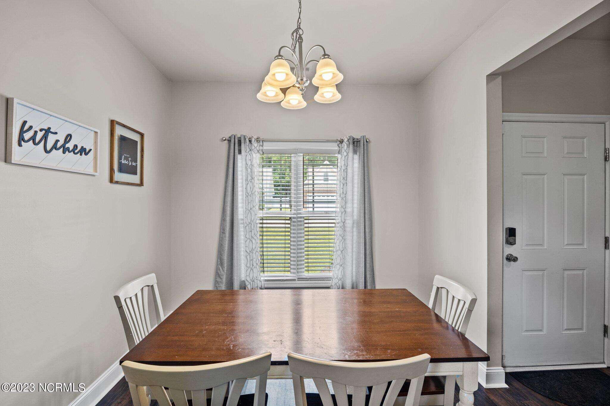 418 Peregrine Ridge Drive New Bern, NC 28560 - Photo 6 of 40 7-web-or-mls-2I3A0003