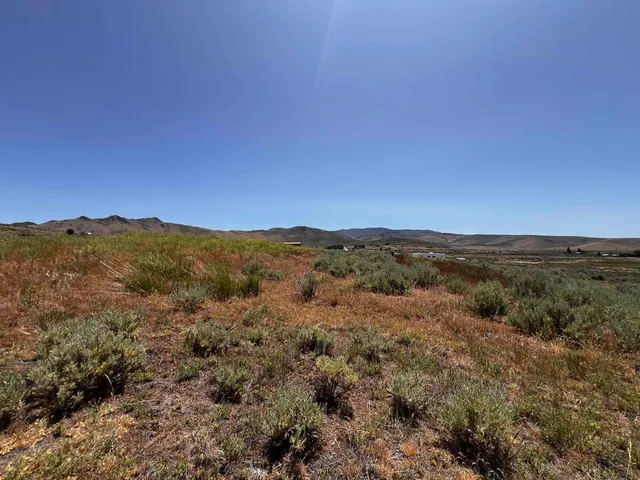 a view of mountain view and mountain