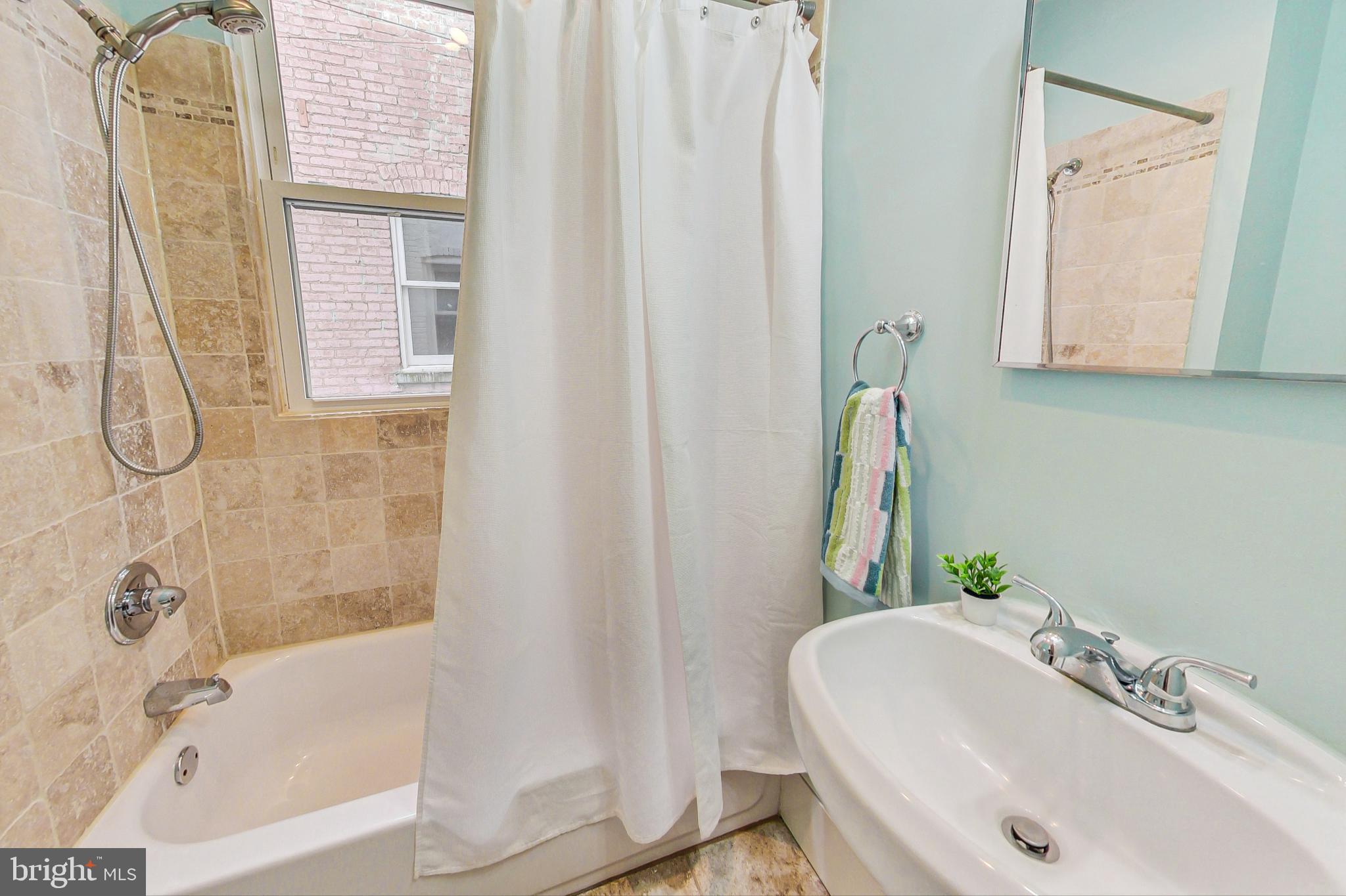 412 F Street Northeast Washington, DC 20002 - Photo 11 of 25 Gallery Image 11