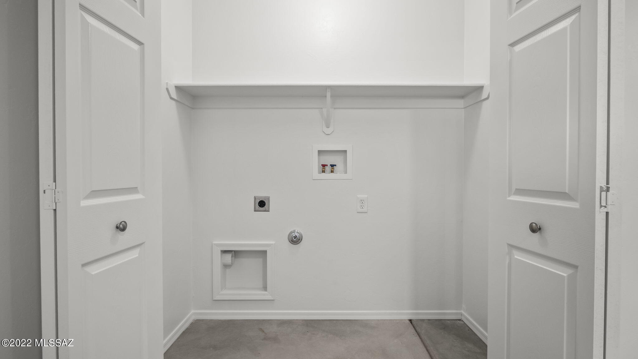 393 Quail Court Rio Rico, AZ 85648 - Photo 13 of 21 a view of an empty room