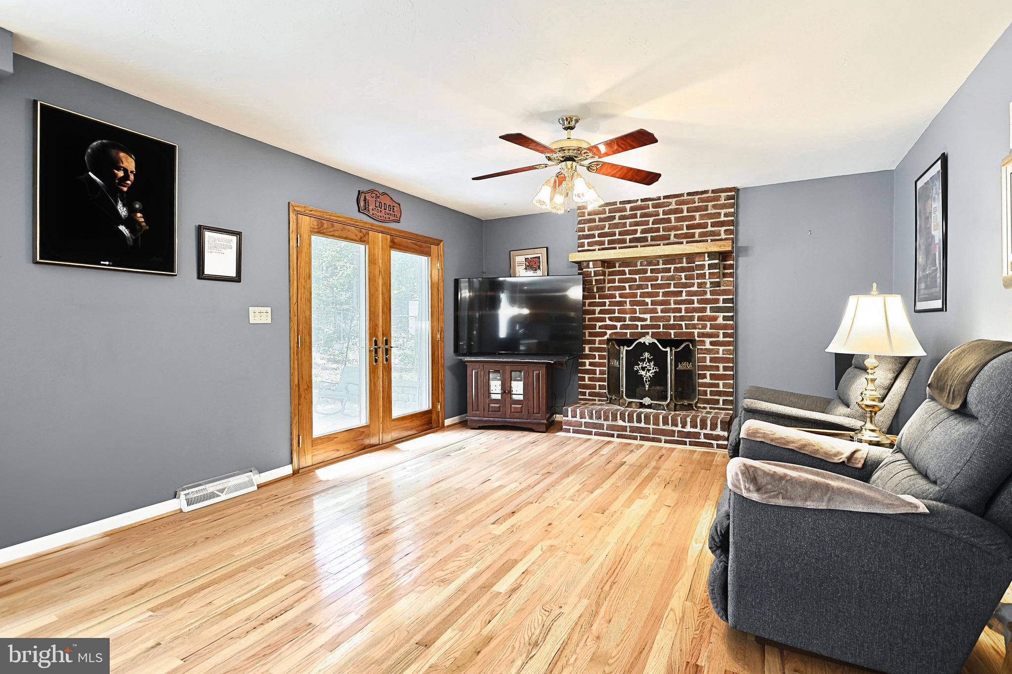 13259 Ridge Road Stewartstown, PA 17363 - Photo 24 of 46 Family Room