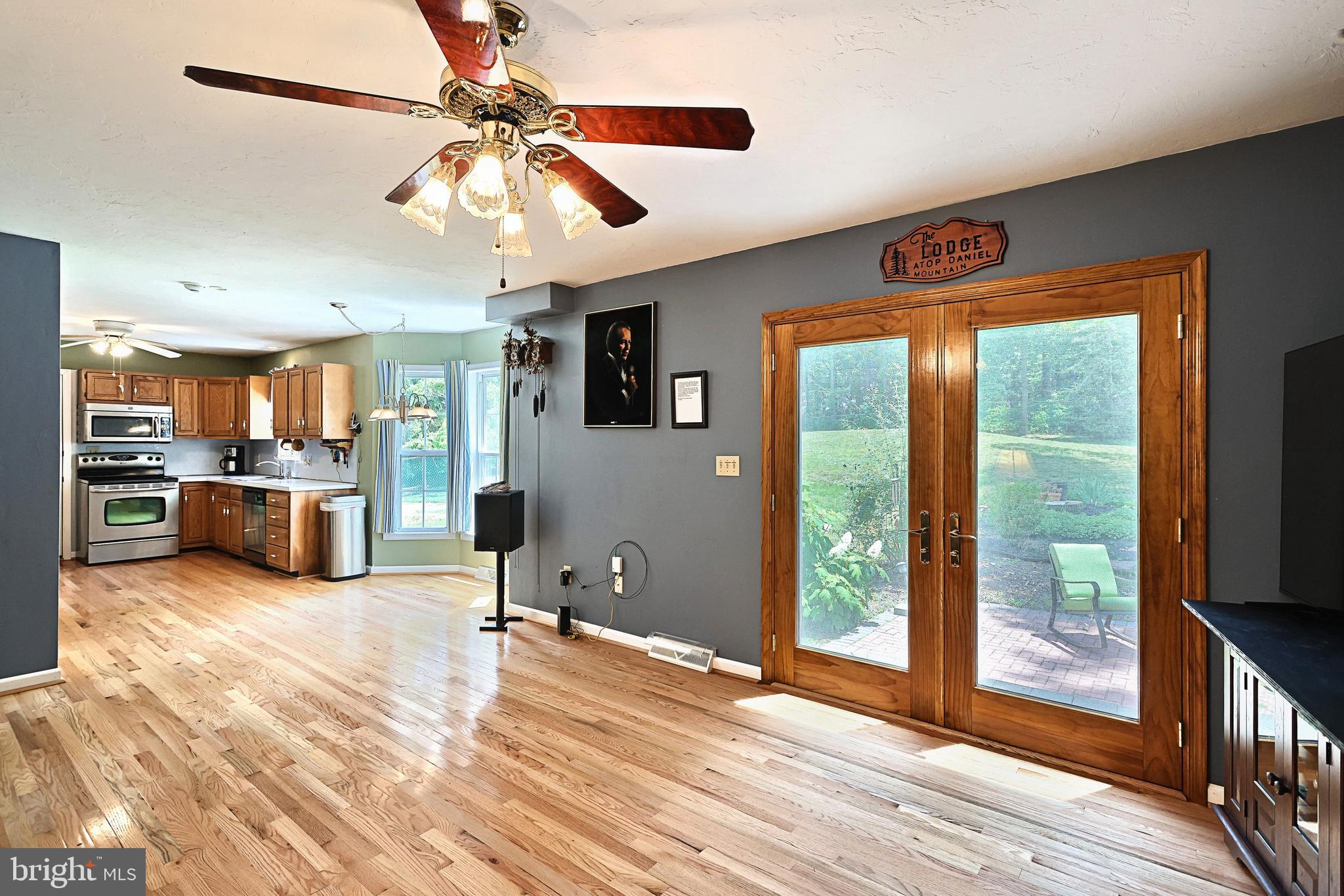 13259 Ridge Road Stewartstown, PA 17363 - Photo 26 of 46 Family Room