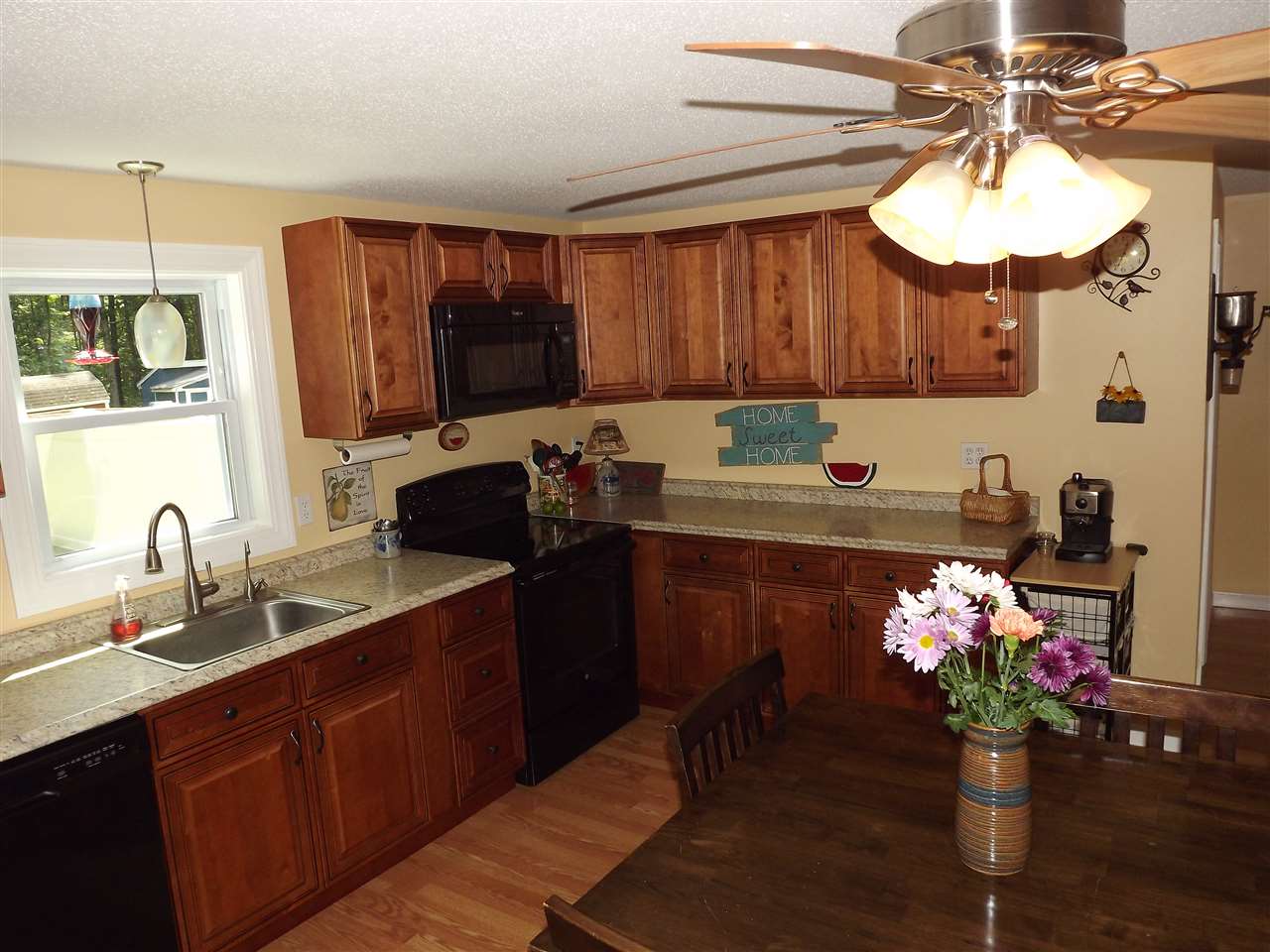 63 B Speare Road Hudson, NH 03051 - Photo 2 of 30 Gallery Image 2
