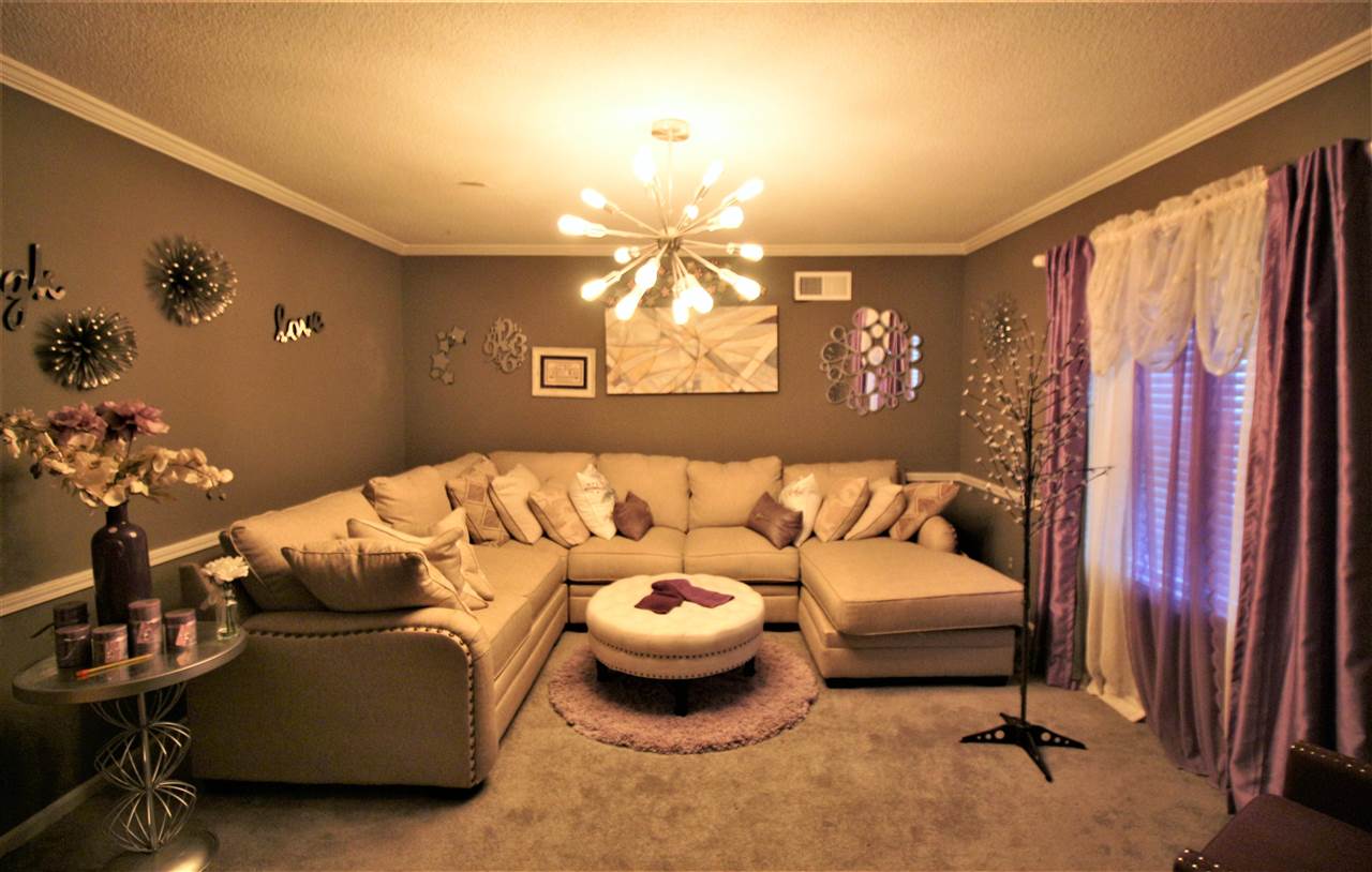 2992 Charles Bryan Road Bartlett, TN 38134 - Photo 5 of 18 a living room with furniture and a large window