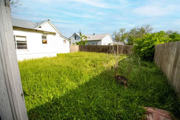 $115,000 | 509-511 South St Andrews Street, Weimar, TX 78962