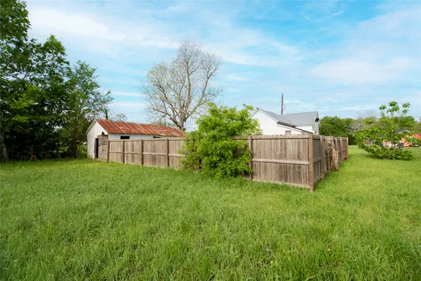 $115,000 | 509-511 South St Andrews Street, Weimar, TX 78962