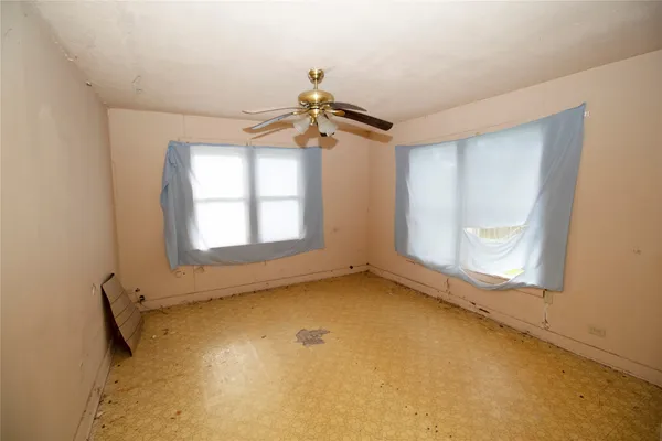 $115,000 | 509-511 South St Andrews Street, Weimar, TX 78962