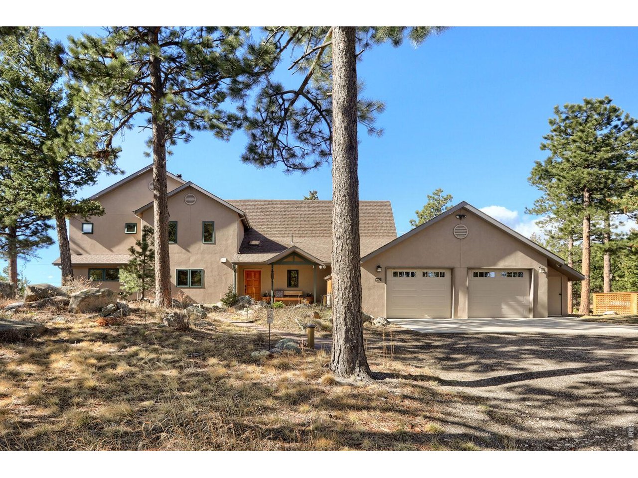 6010 Flagstaff Rd  6 Miles up Flagstaff. A Modern Colorado Mountain Home with City Convenience