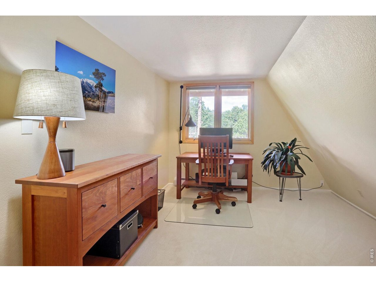 6010 Flagstaff Road Boulder, CO 80302 - Photo 23 of 41 Bedroom #3 on main level with full closet or office