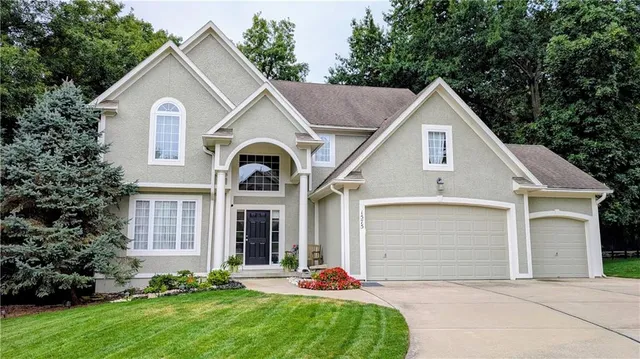 $749,500 | 1575 Oakwood Lane, Liberty, MO 64068