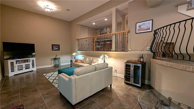 $749,500 | 1575 Oakwood Lane, Liberty, MO 64068