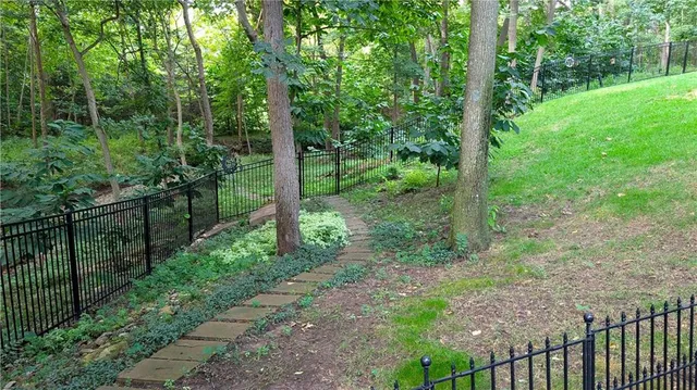 $749,500 | 1575 Oakwood Lane, Liberty, MO 64068