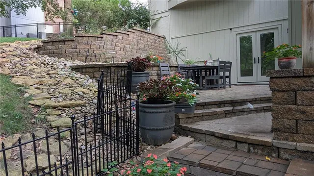 $749,500 | 1575 Oakwood Lane, Liberty, MO 64068