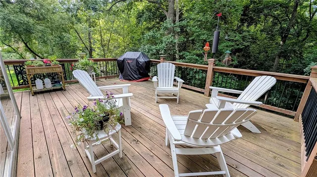 $749,500 | 1575 Oakwood Lane, Liberty, MO 64068