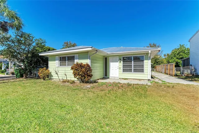 $2,500 | 2253 Arlington Street, Sarasota, FL 34239