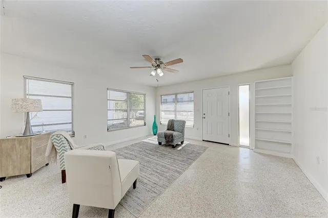 $2,500 | 2253 Arlington Street, Sarasota, FL 34239