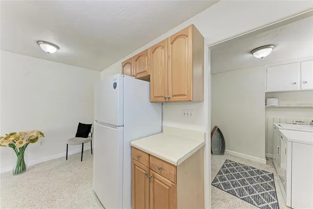 $2,500 | 2253 Arlington Street, Sarasota, FL 34239