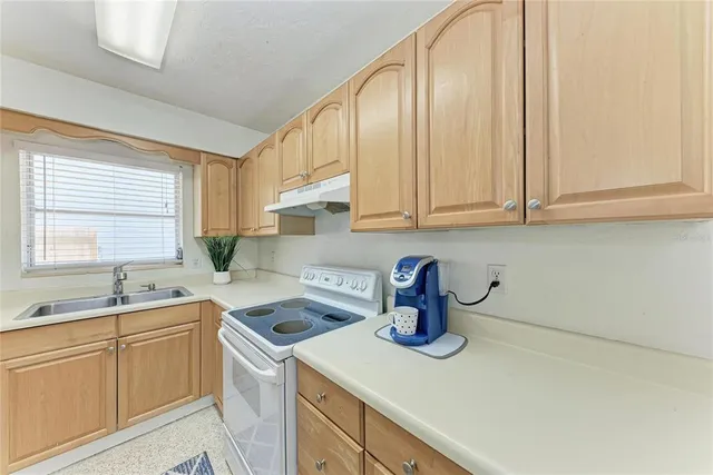 $2,500 | 2253 Arlington Street, Sarasota, FL 34239