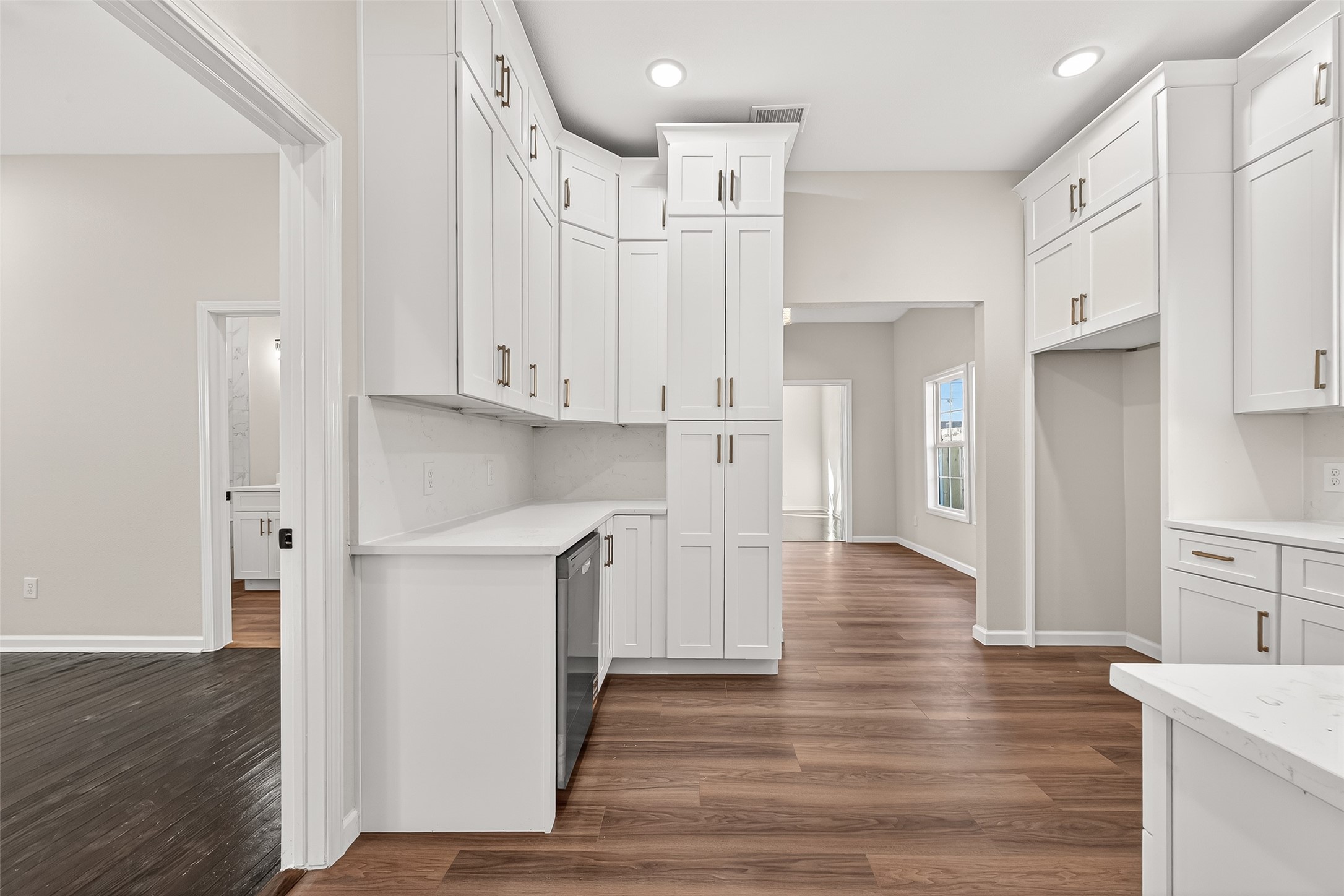 6809 Sherman Street Houston, TX 77011 - Photo 9 of 30 Custom kitchen