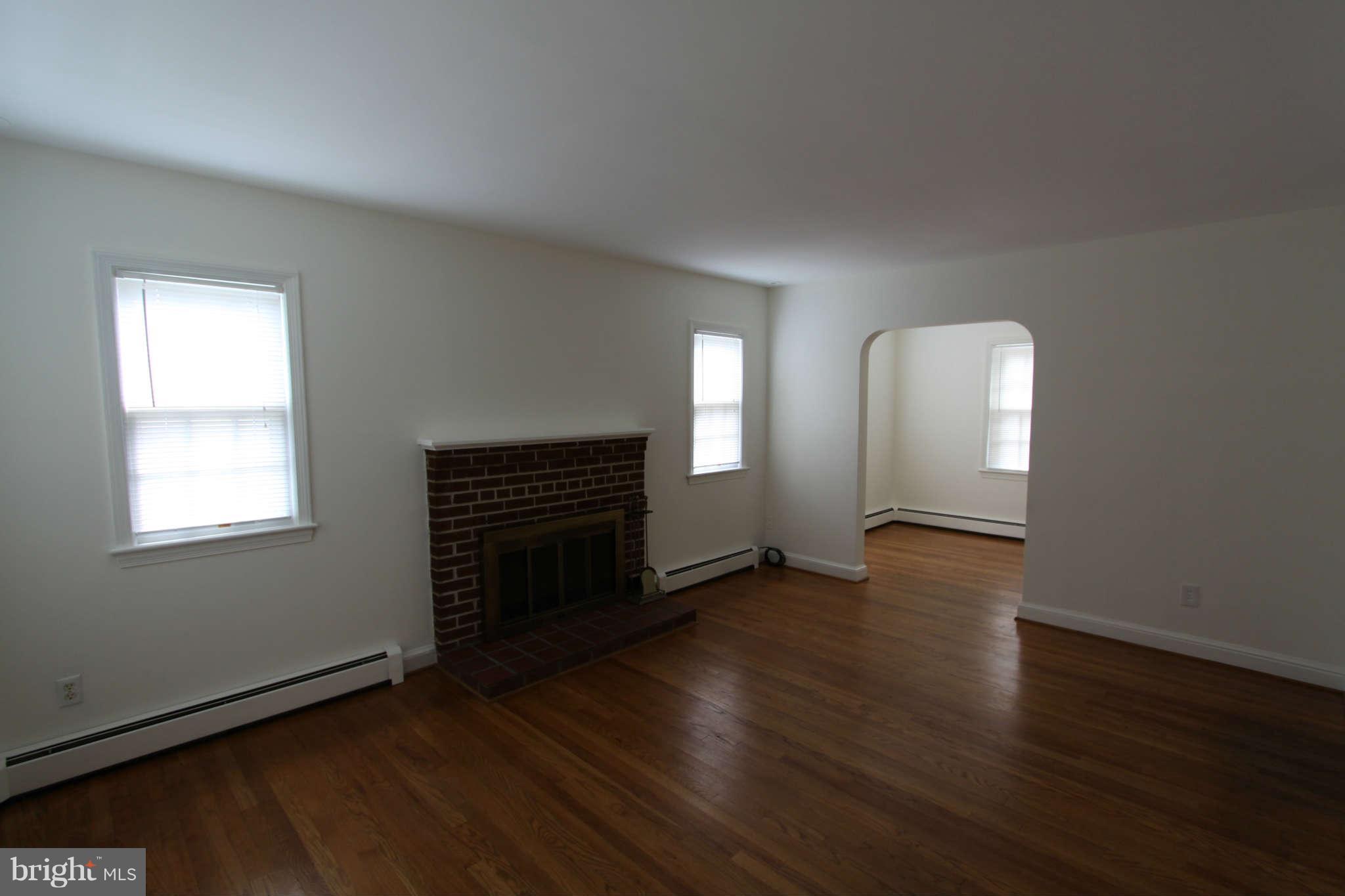 5049 St Barnabas Road Temple Hills, MD 20748 - Photo 4 of 30 Living Room