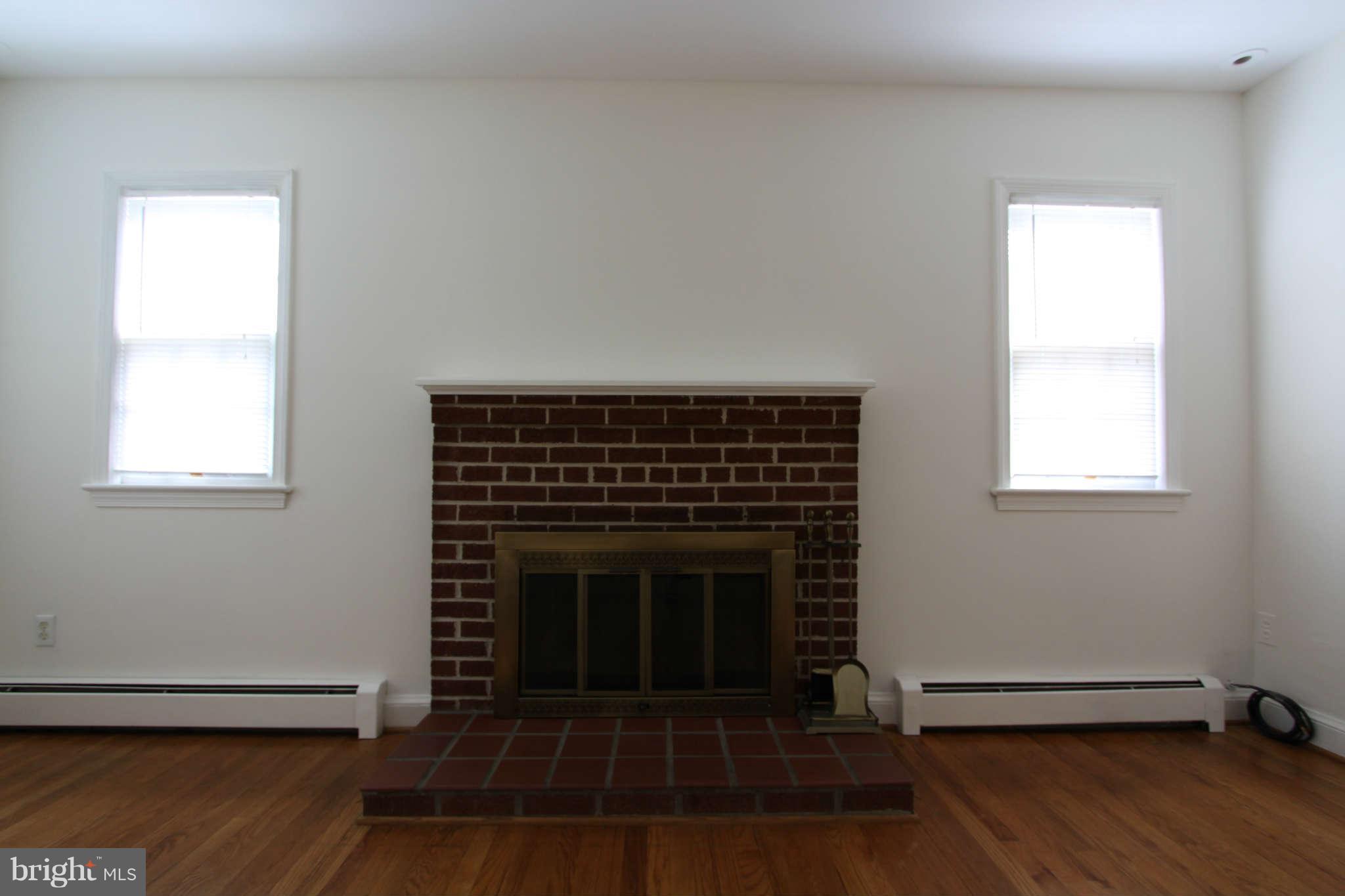 5049 St Barnabas Road Temple Hills, MD 20748 - Photo 5 of 30 Living Room