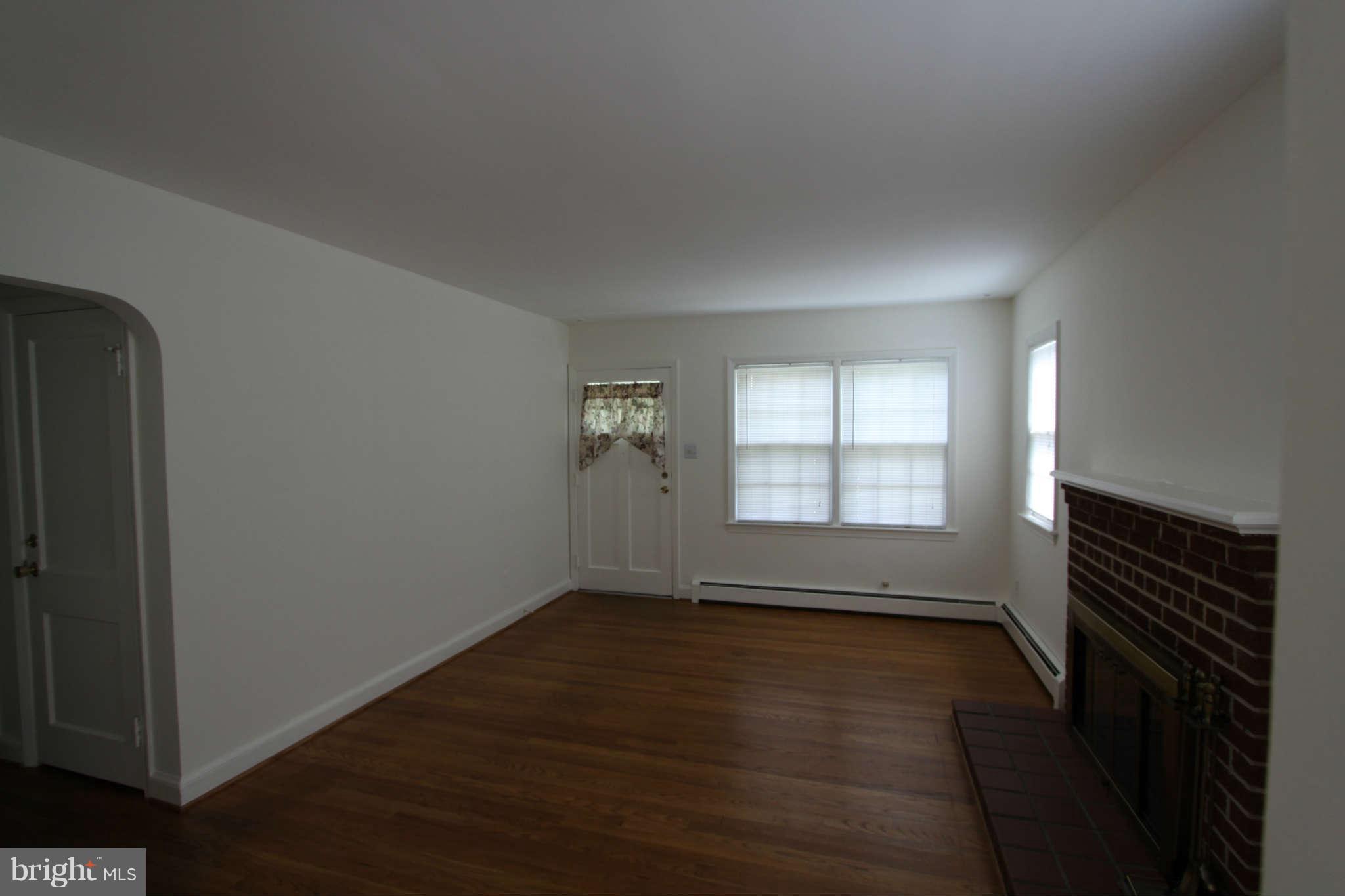 5049 St Barnabas Road Temple Hills, MD 20748 - Photo 6 of 30 Living Room