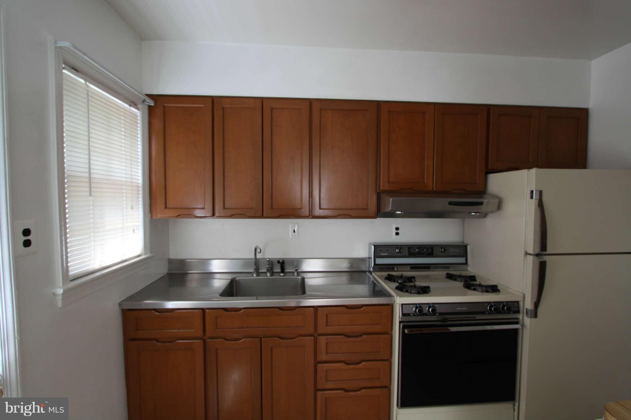 5049 St Barnabas Road Temple Hills, MD 20748 - Photo 7 of 30 Kitchen