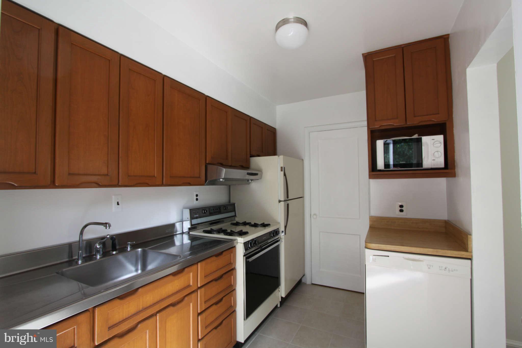 5049 St Barnabas Road Temple Hills, MD 20748 - Photo 8 of 30 Kitchen