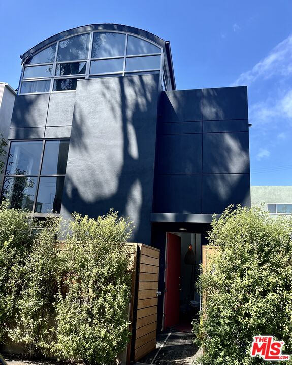 1523 Cabrillo Avenue Venice, CA 90291 - Photo 1 of 22 a view of a house