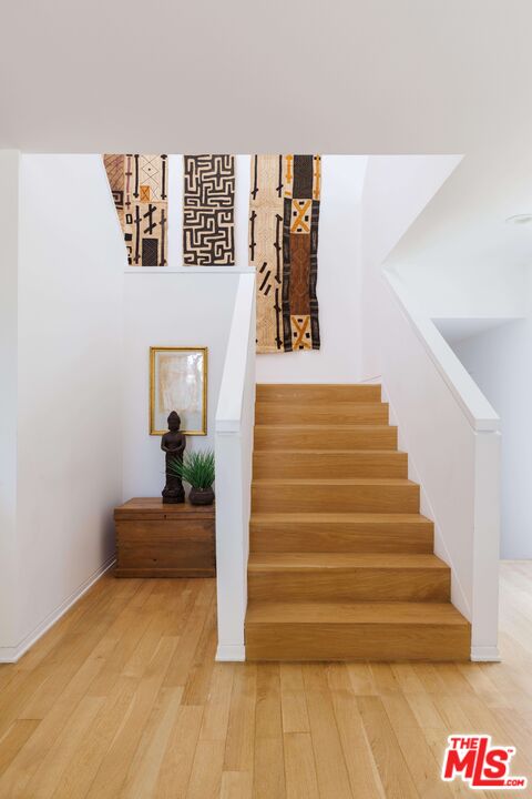 1523 Cabrillo Avenue Venice, CA 90291 - Photo 7 of 22 a view of entryway