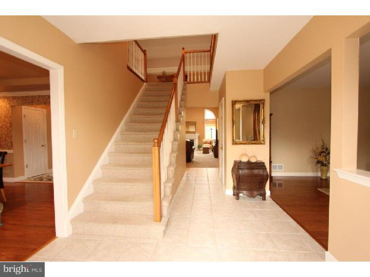 108 Atlantic Avenue Sinking Spring, PA 19608 - Photo 2 of 25 Foyer