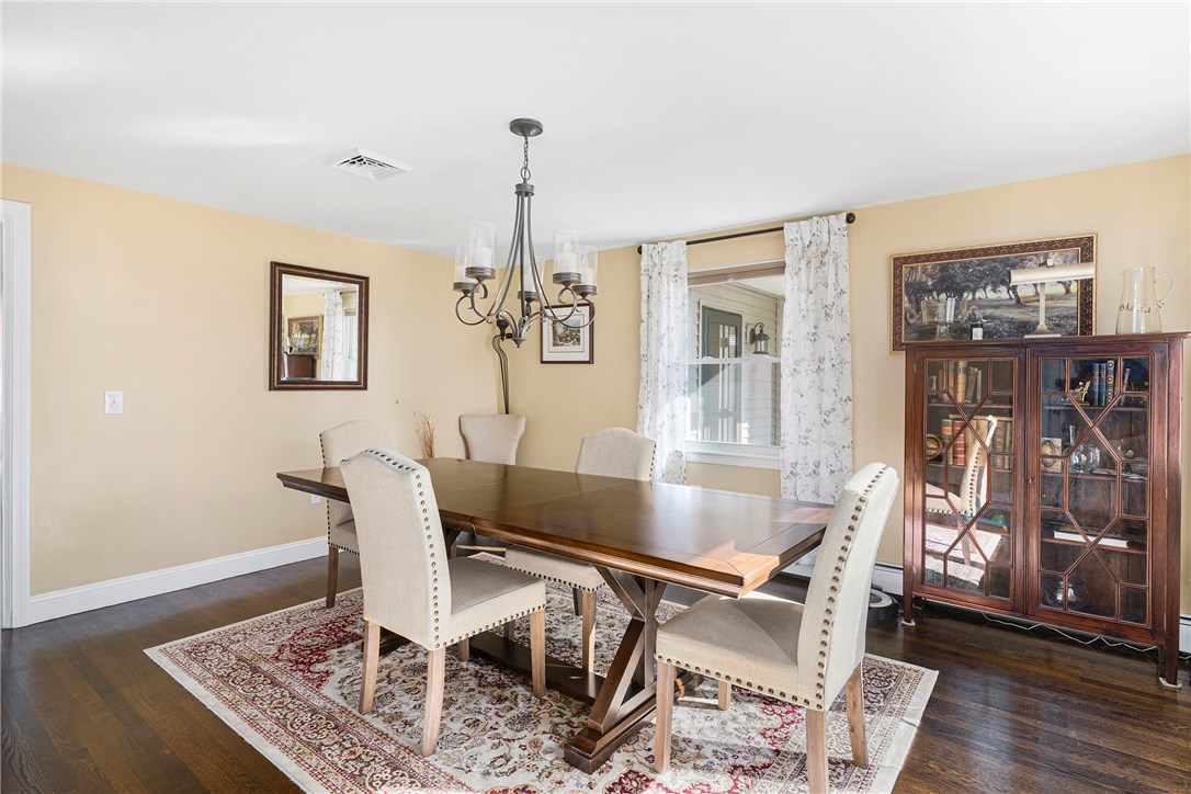 11 Montcalm Road Warwick, RI 02889 - Photo 3 of 37 Gallery Image 3
