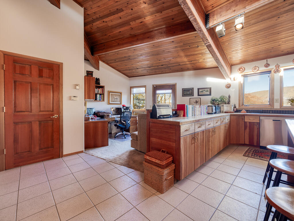4885 Sunset Ridge Road Klamath Falls, OR 97601 - Photo 22 of 46 4885 Sunset Ridge-37