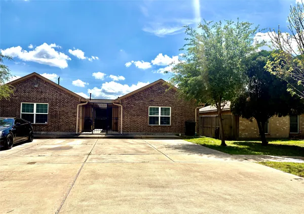 $1,400 | 8230 Constellation Lane, Unit B, Houston, TX 77075