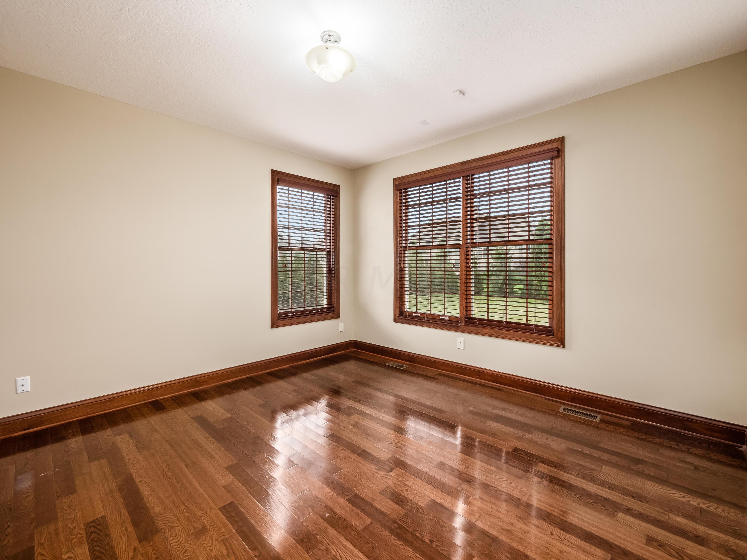 5949 Dunheath Loop Dublin, OH 43016 - Photo 22 of 57 First Floor Office