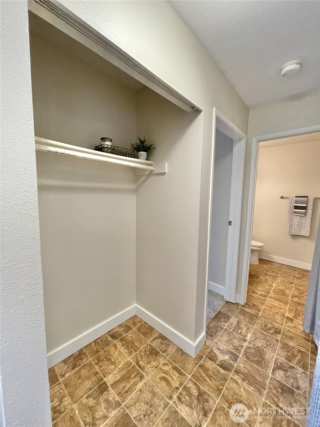 5300 Harbour Pointe Boulevard, Unit 311H Mukilteo, WA 98275 - Photo 15 of 27 a view of room