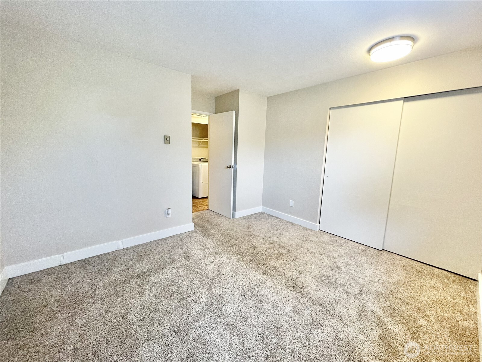 5300 Harbour Pointe Boulevard, Unit 311H Mukilteo, WA 98275 - Photo 17 of 27 an empty room with a empty space