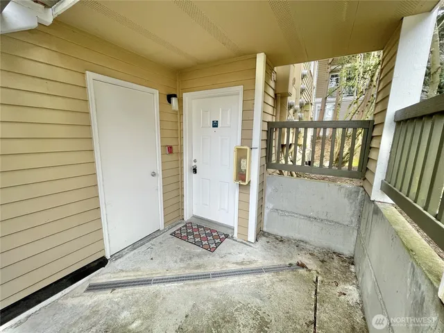 $259,000 | 5300 Harbour Pointe Boulevard, Unit 311H, Mukilteo, WA 98275