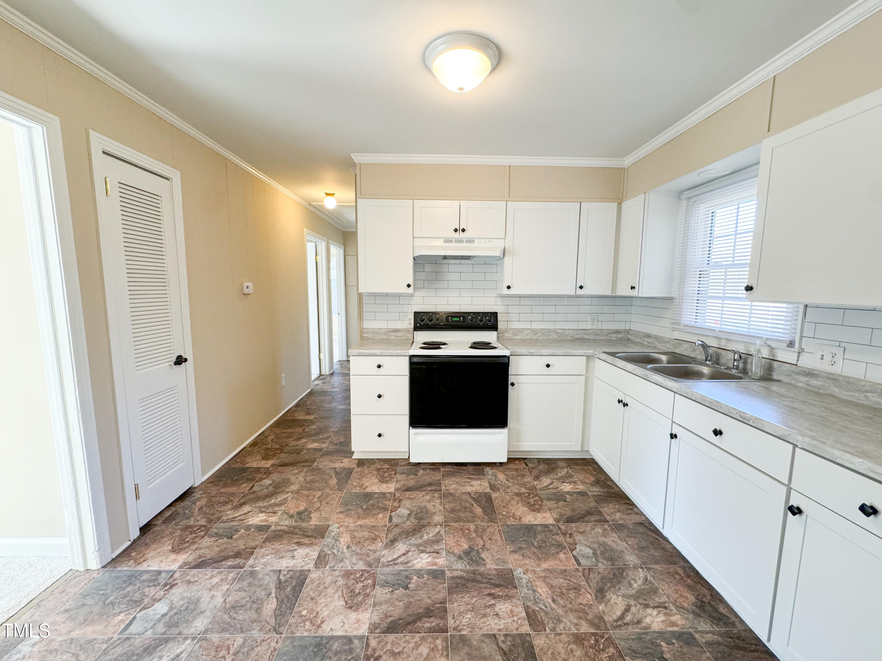 314 Lawrence Street Roxboro, NC 27573 - Photo 7 of 22 8E9CCDD8-ABE2-4211-B44F-93AD2B92E2BA