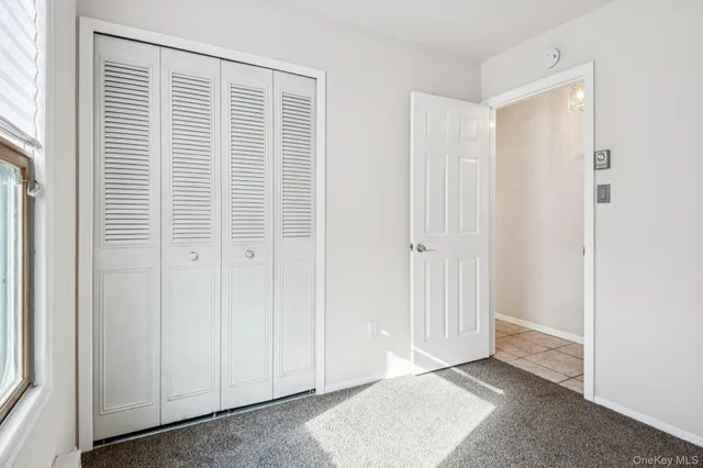 $460,000 | 5 Fredricksburg Court, Coram, NY 11727