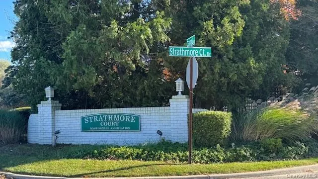 $460,000 | 5 Fredricksburg Court, Coram, NY 11727